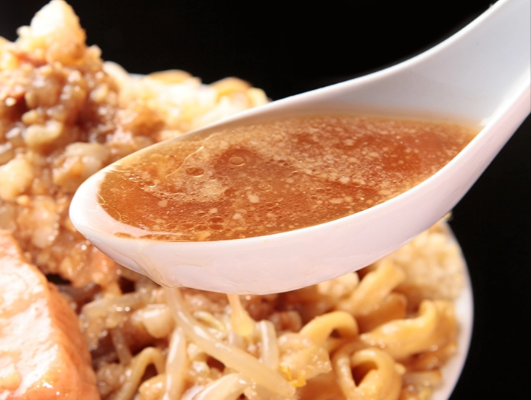 ラーメンもみじ屋の二郎インスパイアをネット通販で-宅麺-com-05-08-2026_10_10_PM